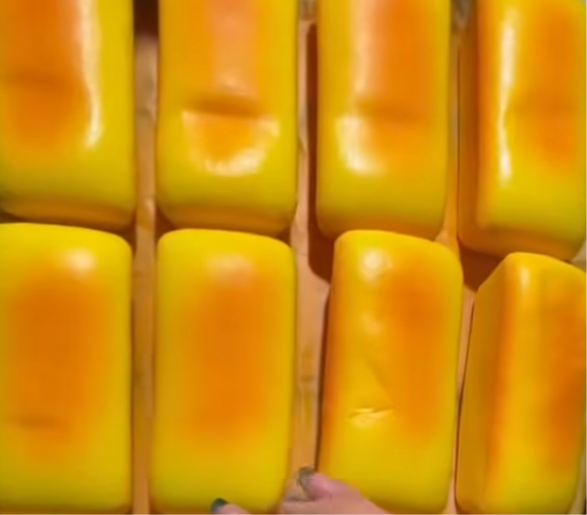Yellow Cube ruirui Squishy toy