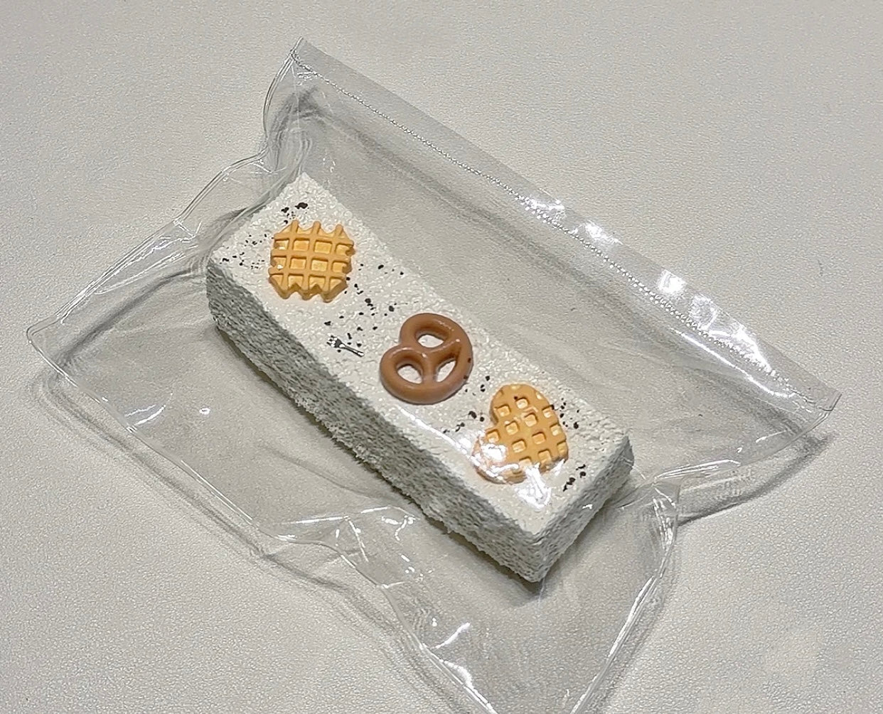 Biscuit long toast ruirui squishy toy