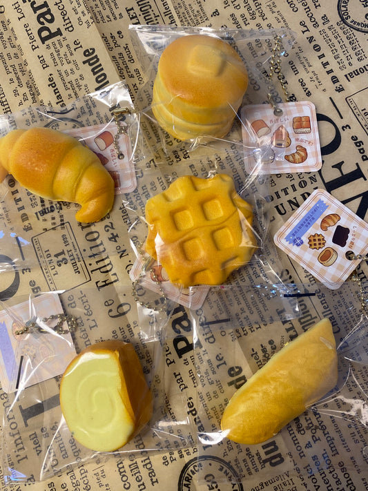 5pes Realistic Mini Bread Keychain ruirui Squishy toy