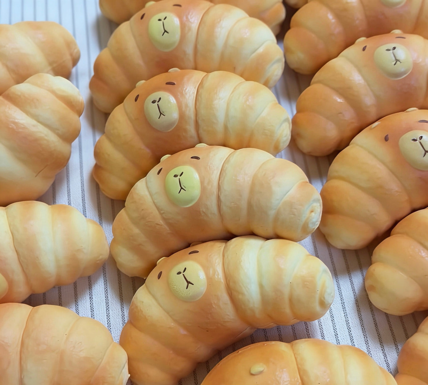 Capybara Croissant Slow-Rise ruirui Squishy toy