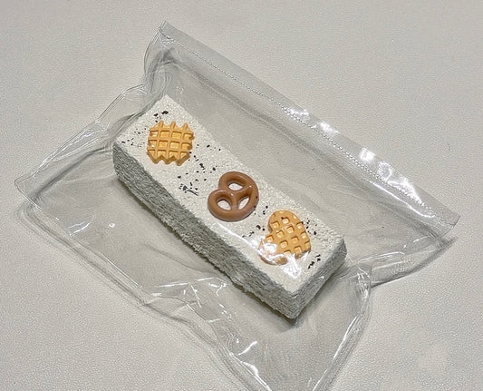 Biscuit long toast ruirui squishy toy