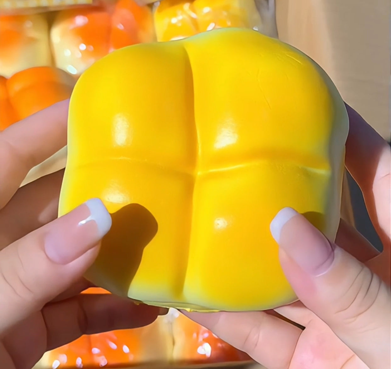 4-grid bread ruirui Squishy toy