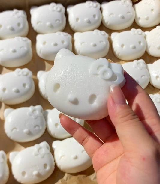 Hello Kitty Slow-Rise ruirui Squishy toy（Colors will be randomly selected）