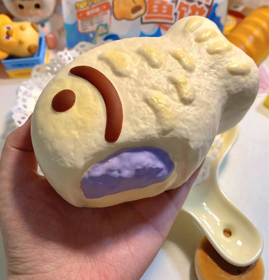 Bitten taiyaki ruirui Squishy toy