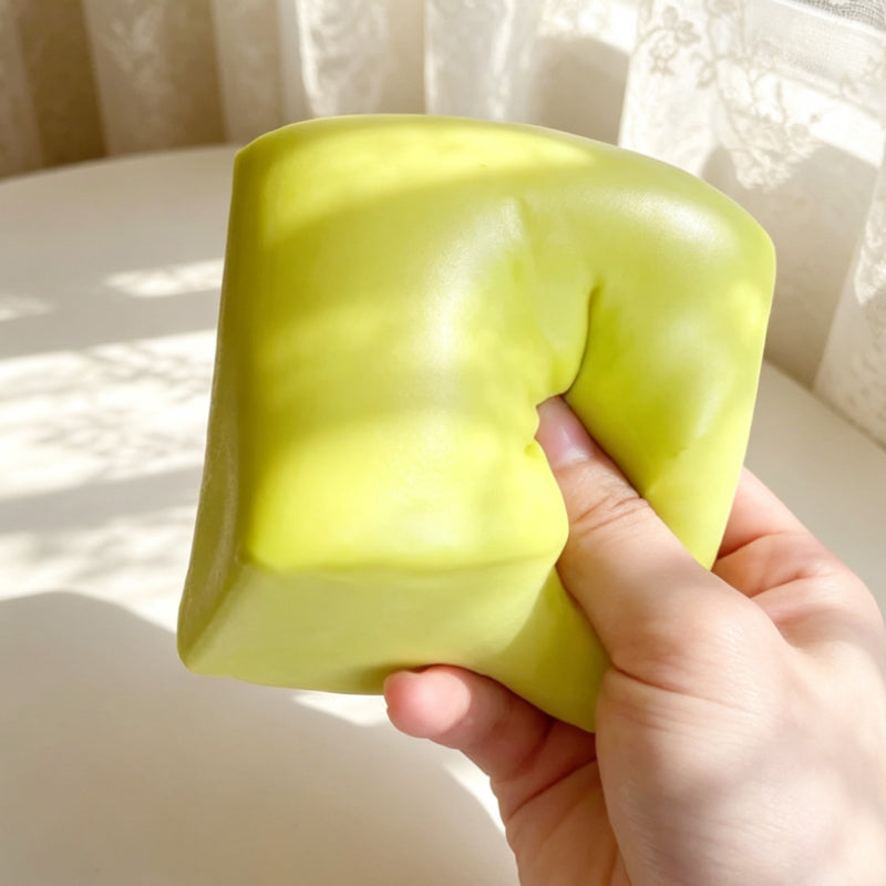 Green Super Moist Slow-Rise Rice Cake ruirui Squishy toy