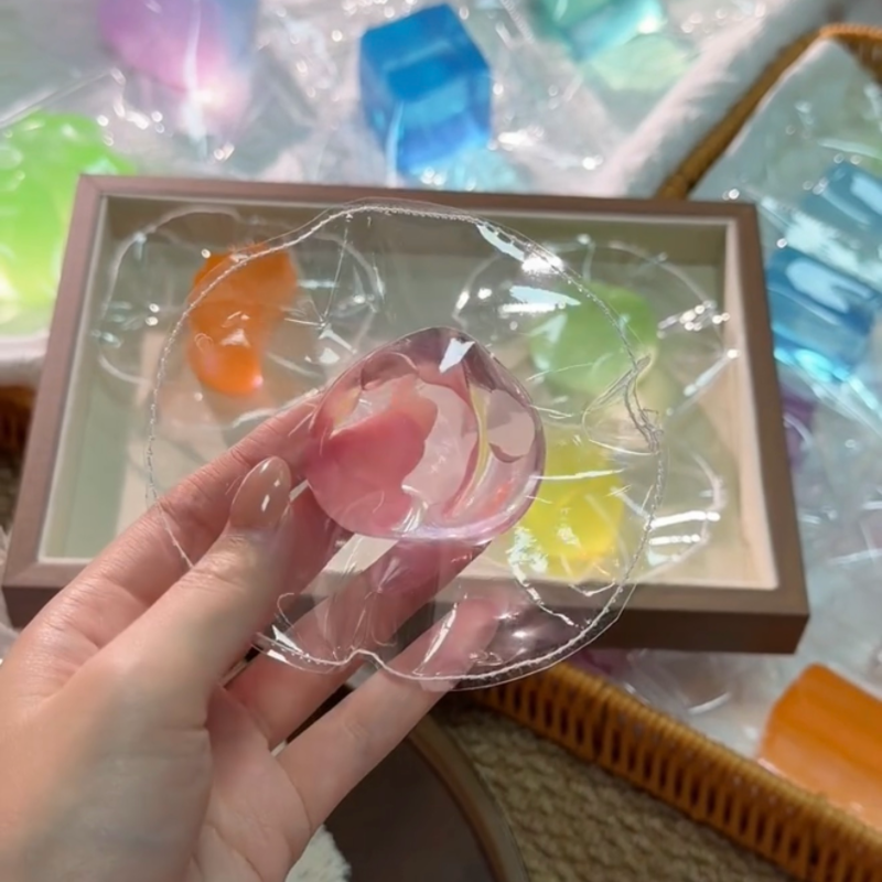 Clear peach ruirui squishy toy