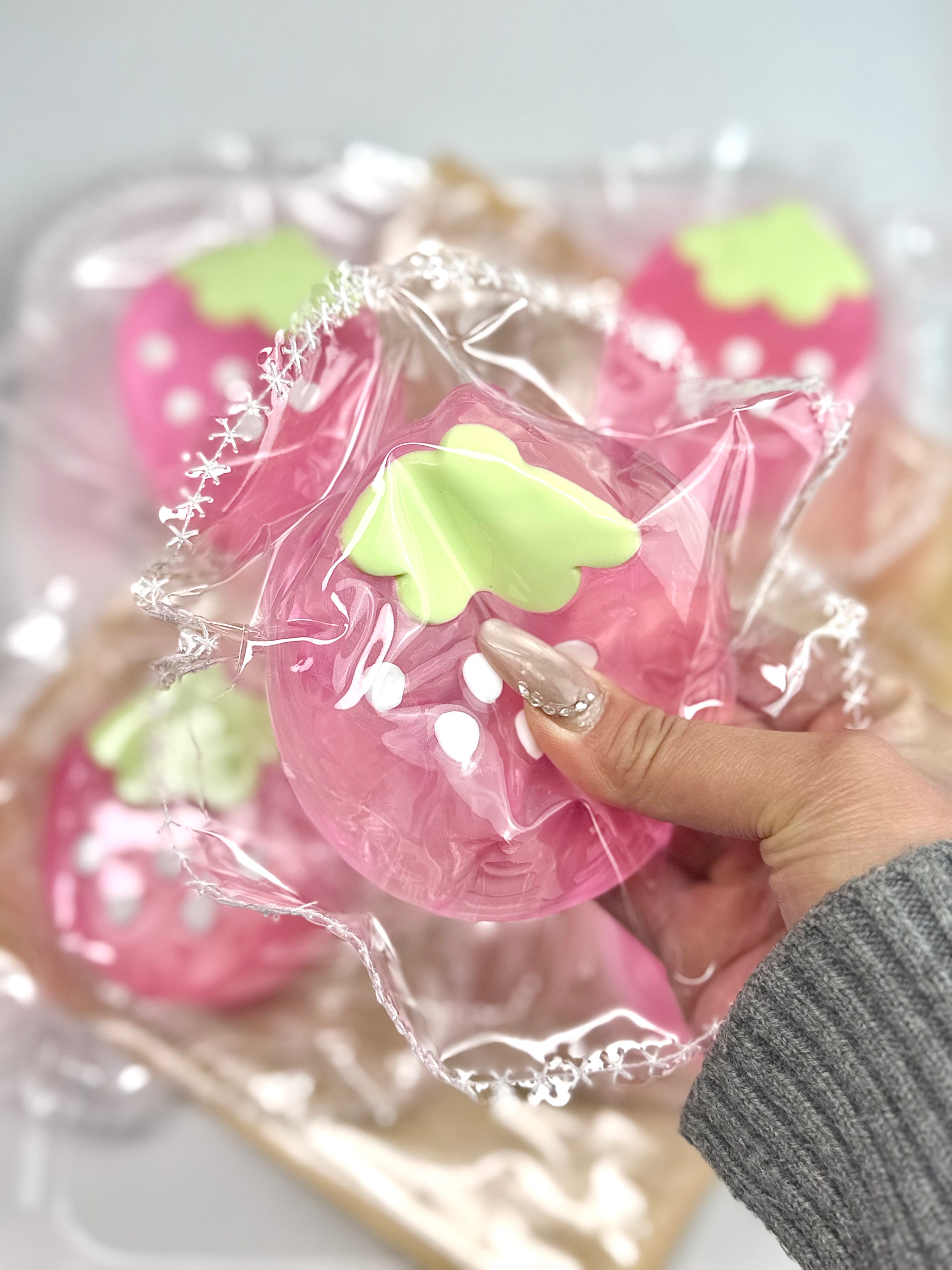 Strawberry Mille Crepe ruirui Squishy toy