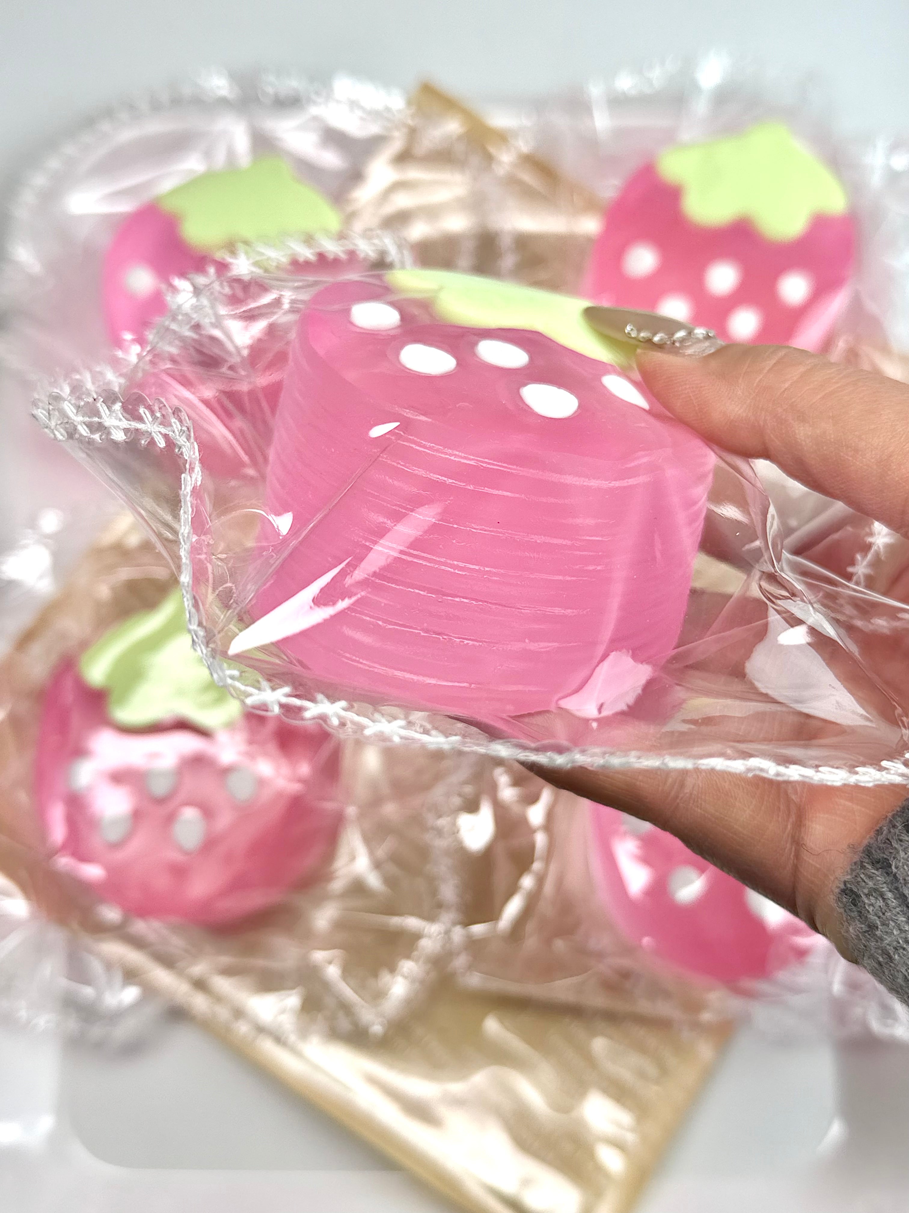 Strawberry Mille Crepe ruirui Squishy toy